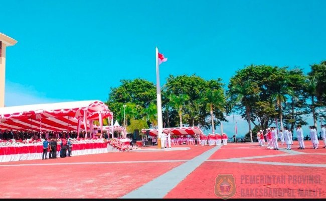 khidmat-detik-detik-pengibaran-bendera-merah-putih-di-sofifi-